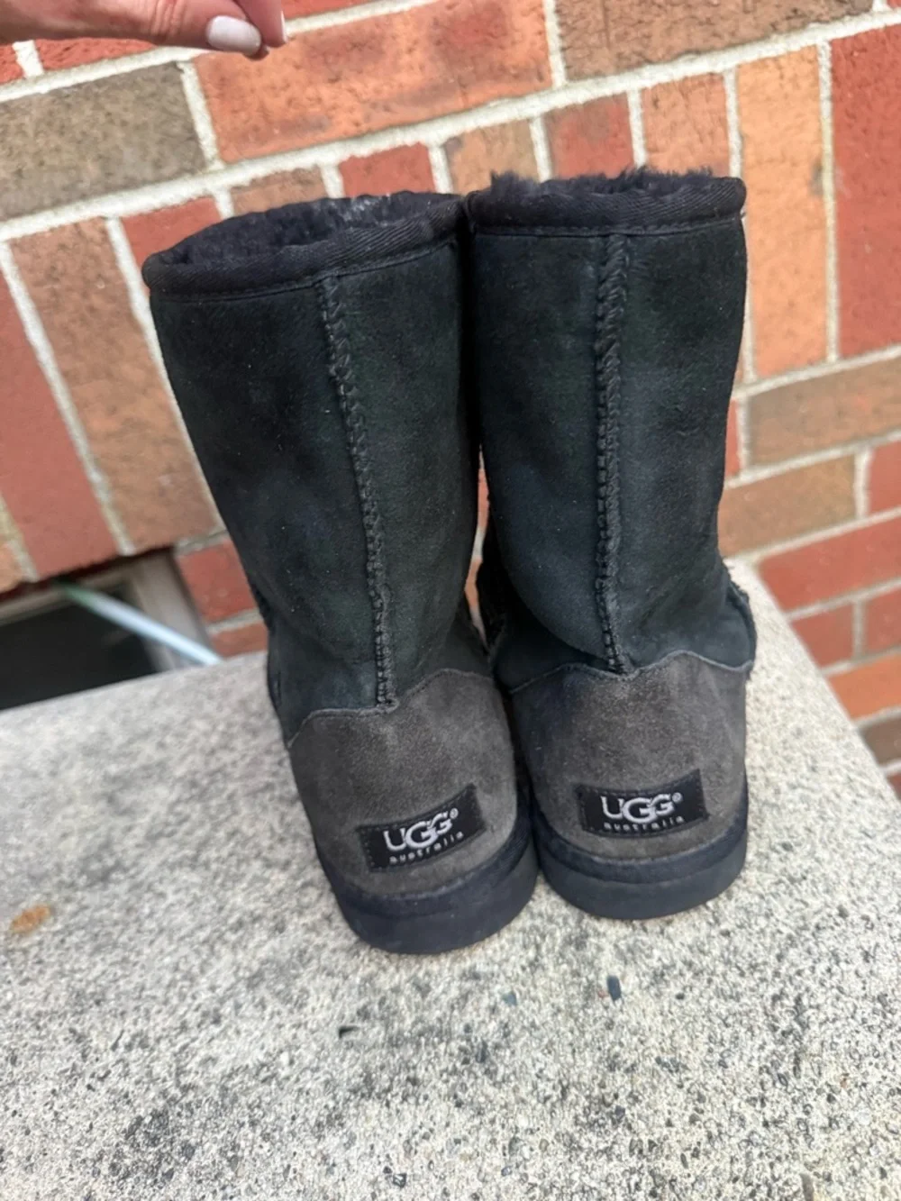 UGG Australia Classic Short Boots Black Sheepskin Suede Women’s Size 8